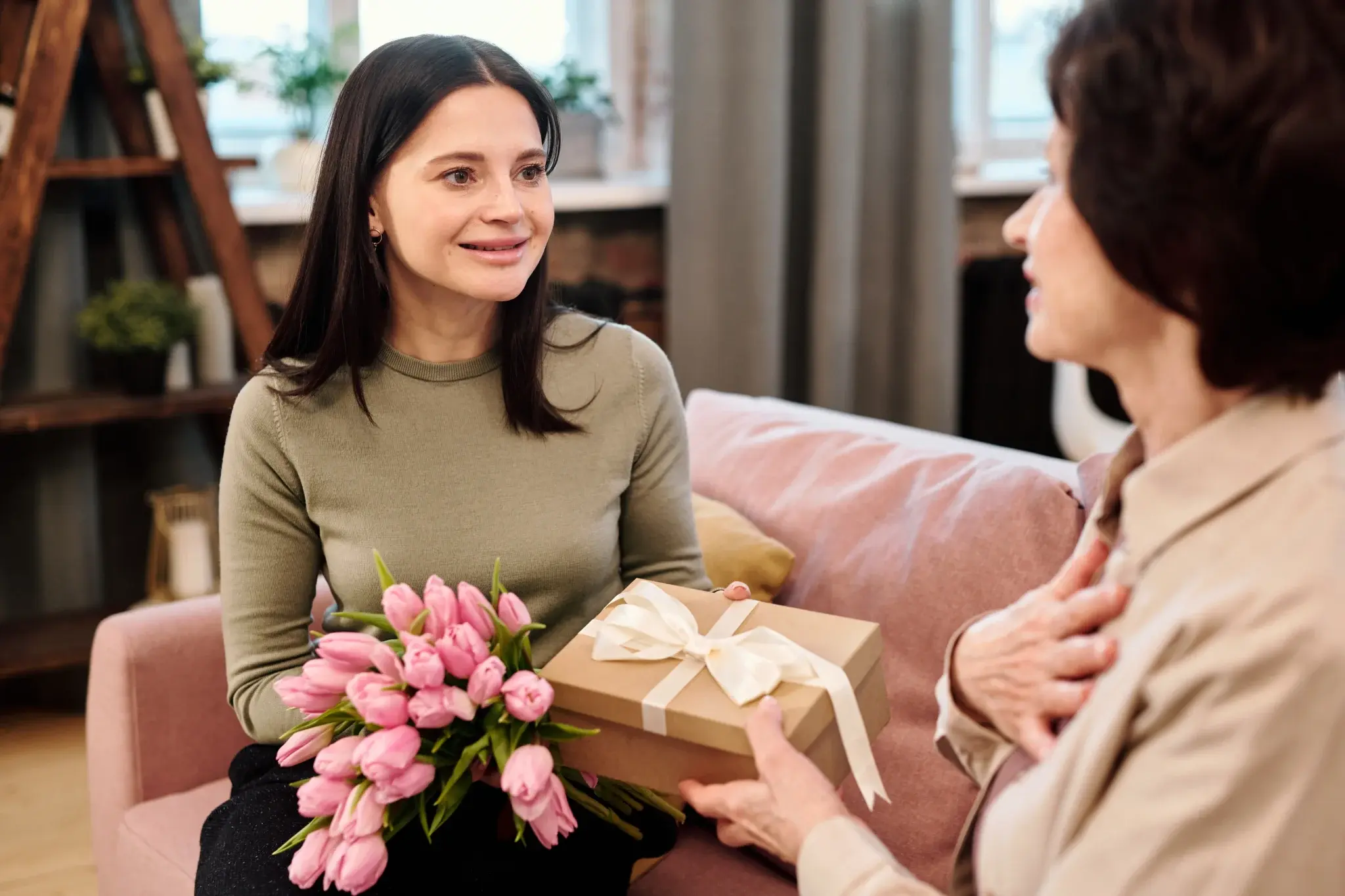 The Best Women’s Day Gifts: Ideas That Bring Happiness image